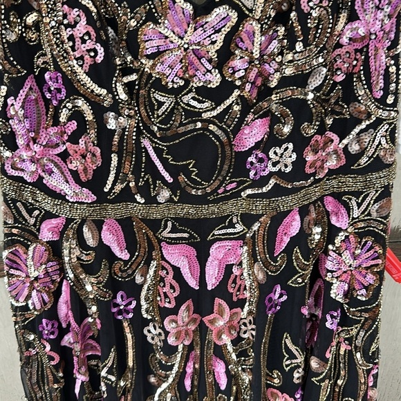 Mac Duggal V NECK FLORAL EMBELLISHED SPAGHETTI STRAP GOWN in black multi size 22 - Picture 8 of 17